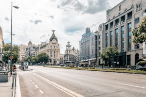 Una calle de Madrid reflejo del boom del mercado inmobiliario de lujo que vive España