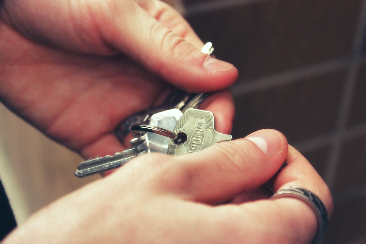 Alquilar una habitación en tu casa: guía completa para hacerlo de forma segura y rentable 1 Juego de llaves para alquilar una habitación